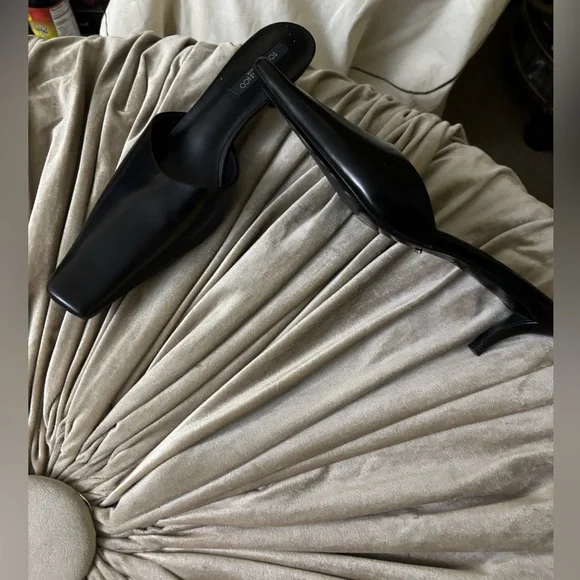 Tony Bianco Sleek Black Mules - Picture 2 of 8